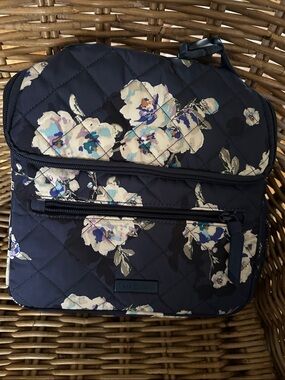 Vera Bradley Navy Quilted Floral lunch bag